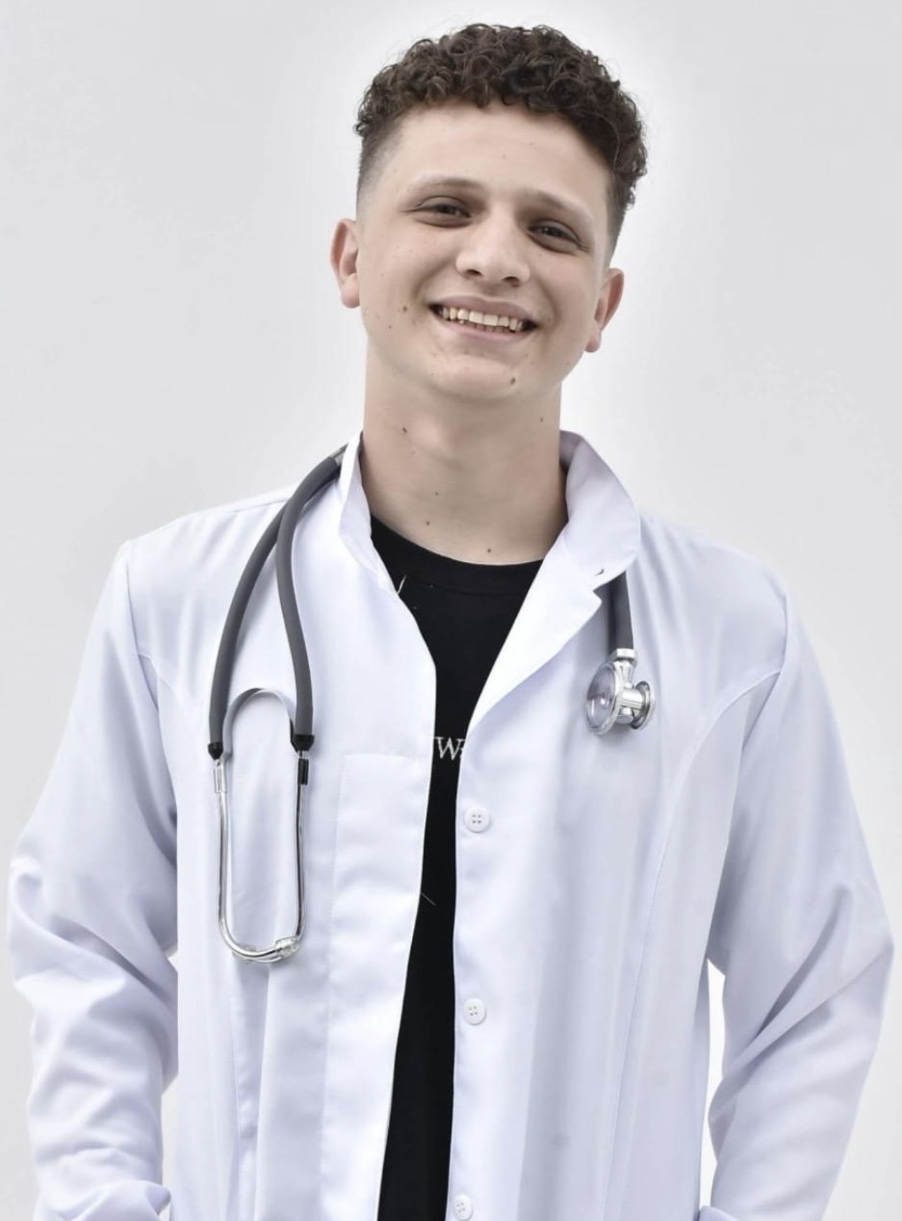Mikael Oliveira Gonçalves Pequeno